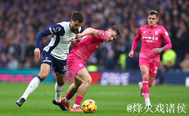 奥多伊在森林对阵热刺的比赛中以两射一传荣膺英超官方全场最佳球员。